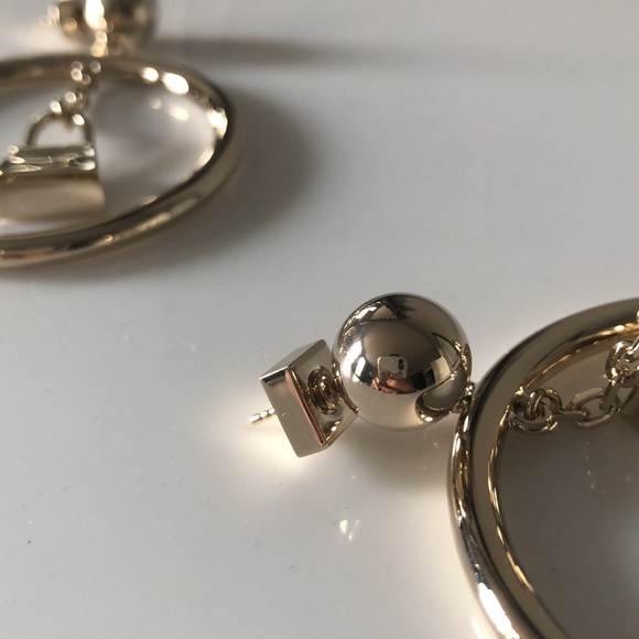 Jacquemus L'anneau Chiquito hoop earrings - Picture 9 of 14